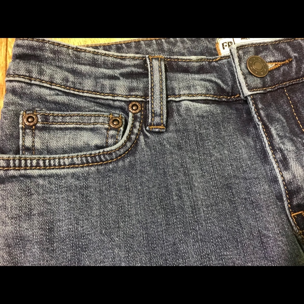 Free People Crop Flare Jeans NWT - Picture 5 of 8